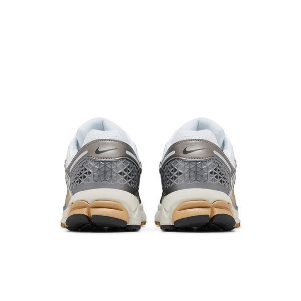 Чоловічі кросівки Nike Air Zoom Vomero 5 'Metallic Pewter'| FJ4151-006 фото