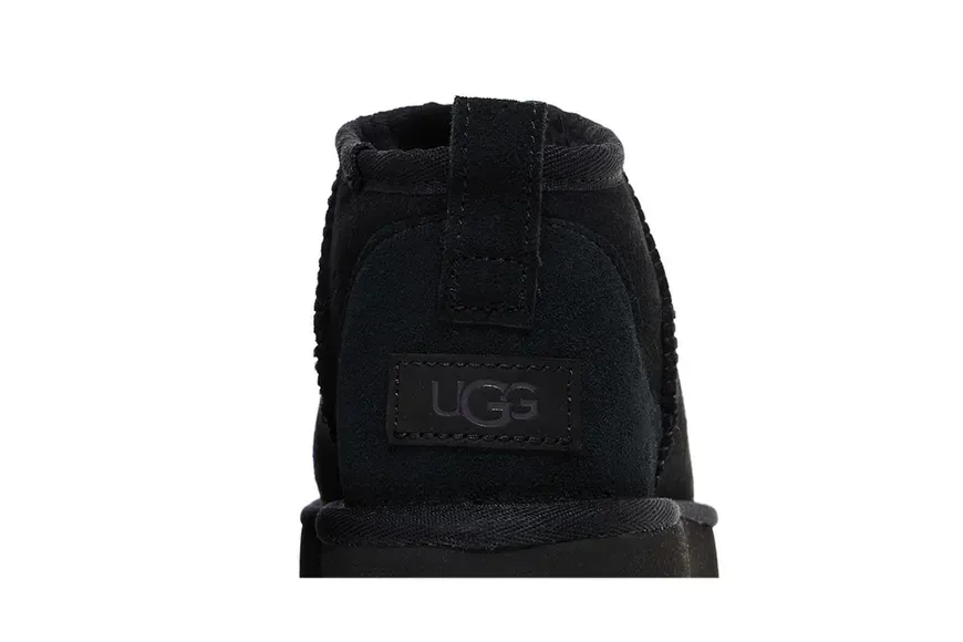 Жіночі уггі UGG Wmns Classic Ultra Mini 'Black'| 1116109 BLK фото